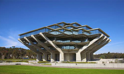 加州大學(xué)圣地亞哥分校