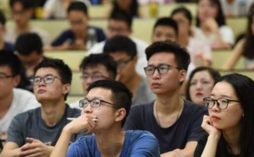 美國大學(xué)為什么要對(duì)中國留學(xué)生高收費(fèi)？