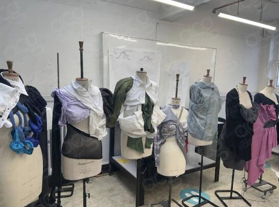 服裝設(shè)計(jì)作品集創(chuàng)作照片
